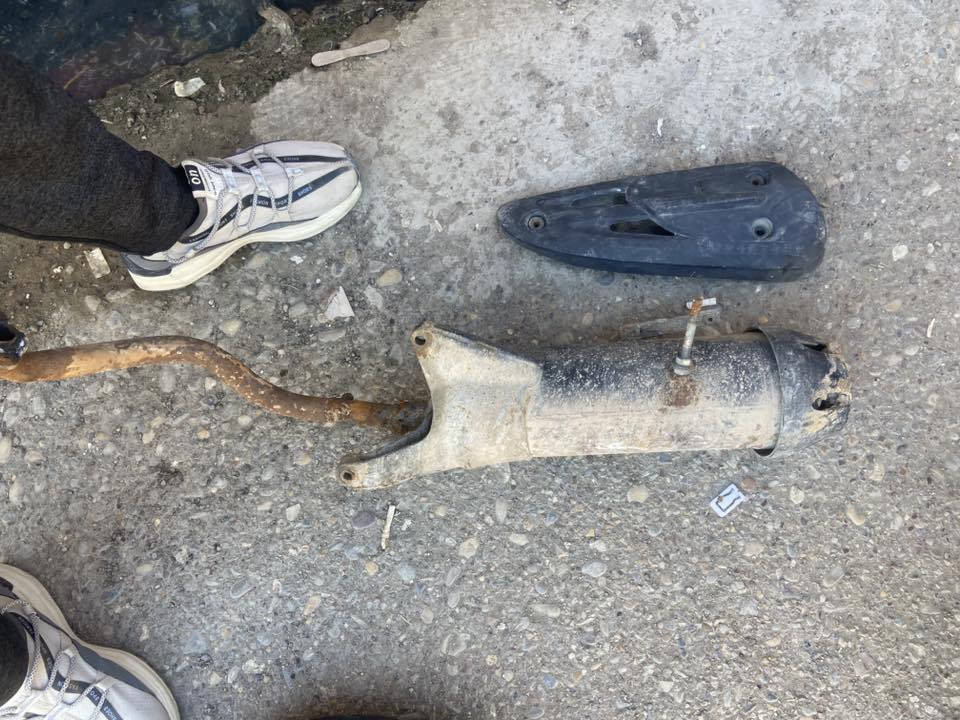 السلام عليكم تاير مابي شي وصالنصه ملحومه مابيهه شي كاملات
تعال اخذهن بلاش 
مكاني قلعه سكر 
رقمي :***********
