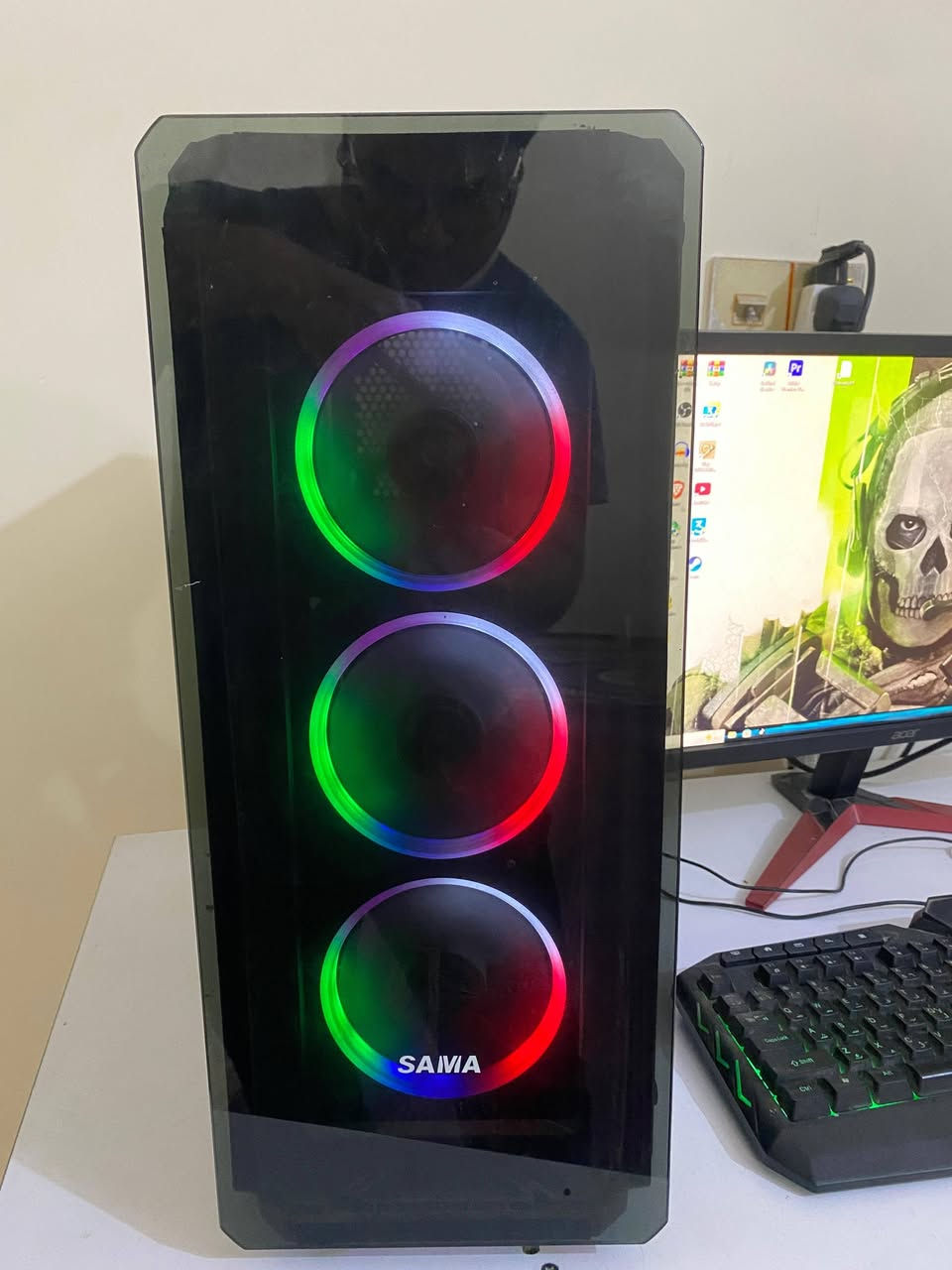 مرحبا 
Pc للبيع نظيف 
المواصفات 
R5 3600
Ram 16 8*2
MB B450 -A pro Max
SSD 128 g
HDD 1 tb
Msi gtx 1660 super 
Power supply 550 watt cooler master 
Case sama 
اما بالنسبة الشاشة فهي ايسر 144 هرتز

السعر الكيس 550 
والشاشة 150 
مع كيبورد و ماوس وباد 
المكان نجف لا يوجد توصيل تجي تفحص بالبيت يمي 
للتواصل *********** متواجد واتساب
