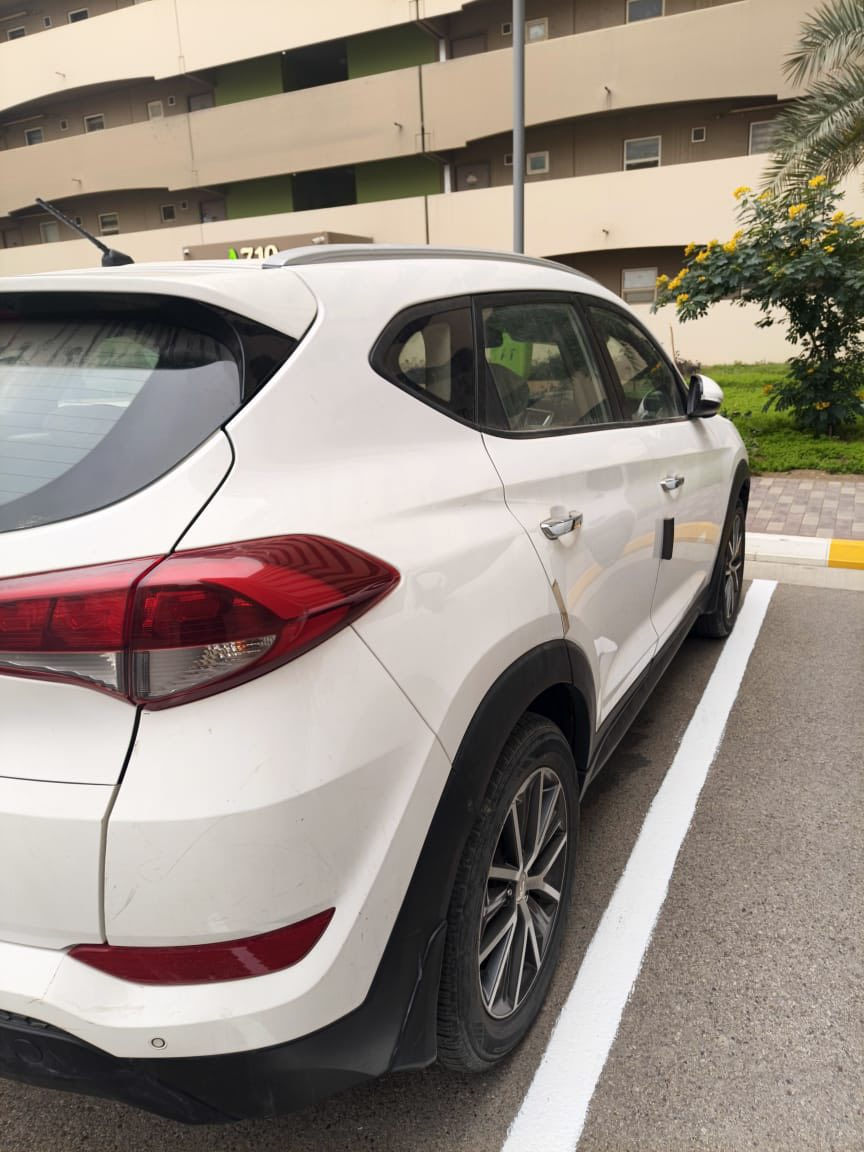 توسان خليجي 16 مكفوله محرك 2000 حساسات خلفي امامي مري شفط منضومه زنون بصمه كامره خلفيه تخم تاير صدرخلفي أمامي جديد رقم بغداد انكليزي السعر 185 بيها مجال اتصال***********
