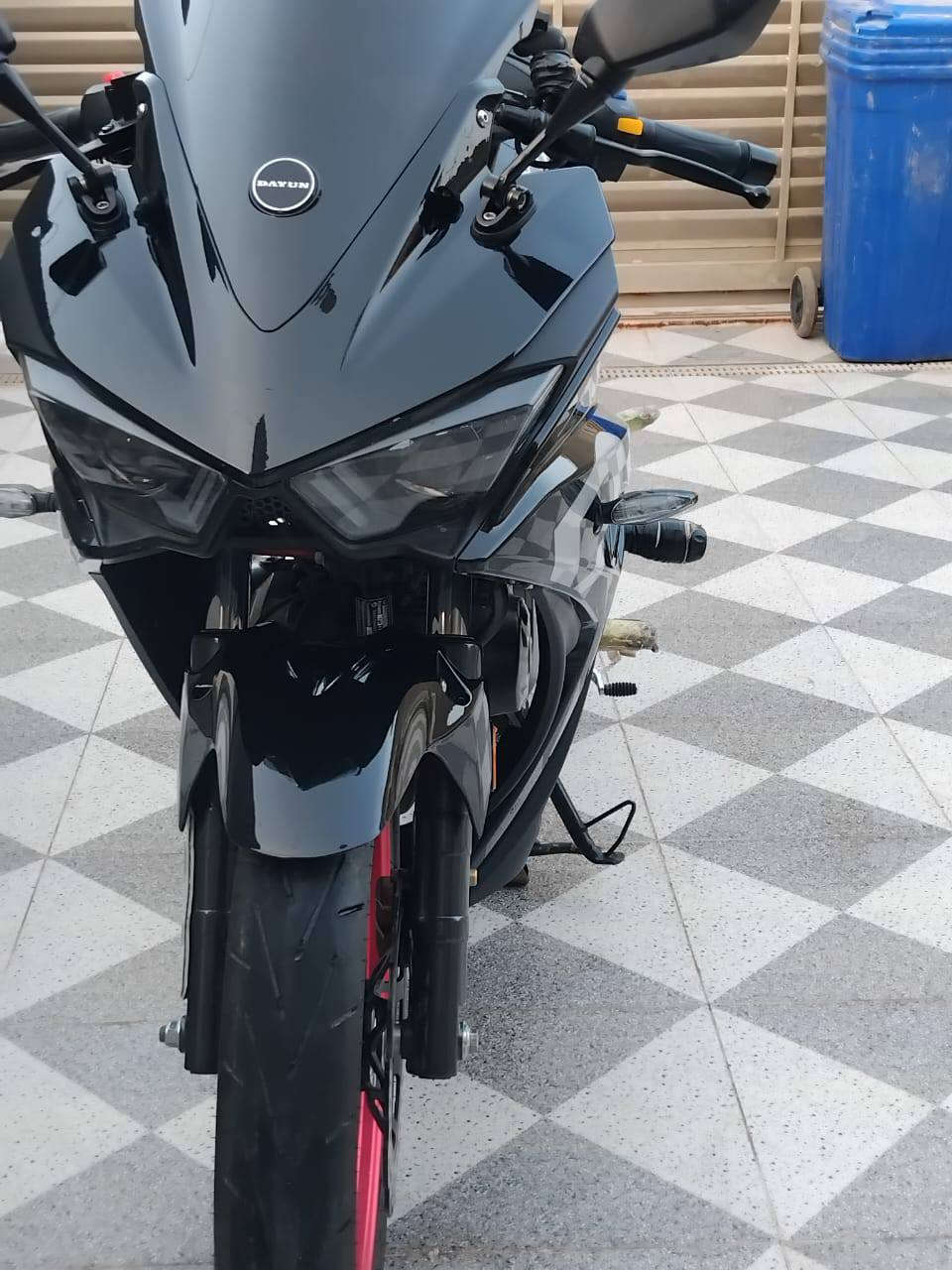 السلام عليكم دراجه دايون بطح محرك 200دراجه موديل 2023 كفاله عامه شخط ما بيه ومرقمه بسمي تحويل ثاني يوم مامتواجد عل فيس رقمي ***********
