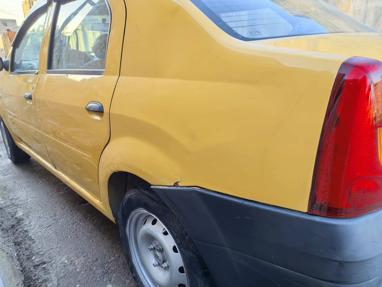 رينو لوكان 2009 محرك كير جديد تخم تاير  حداد جديده سياره جاهزه باسمي  السعر ٣٣ وبيه مجال الاتصال ***********
