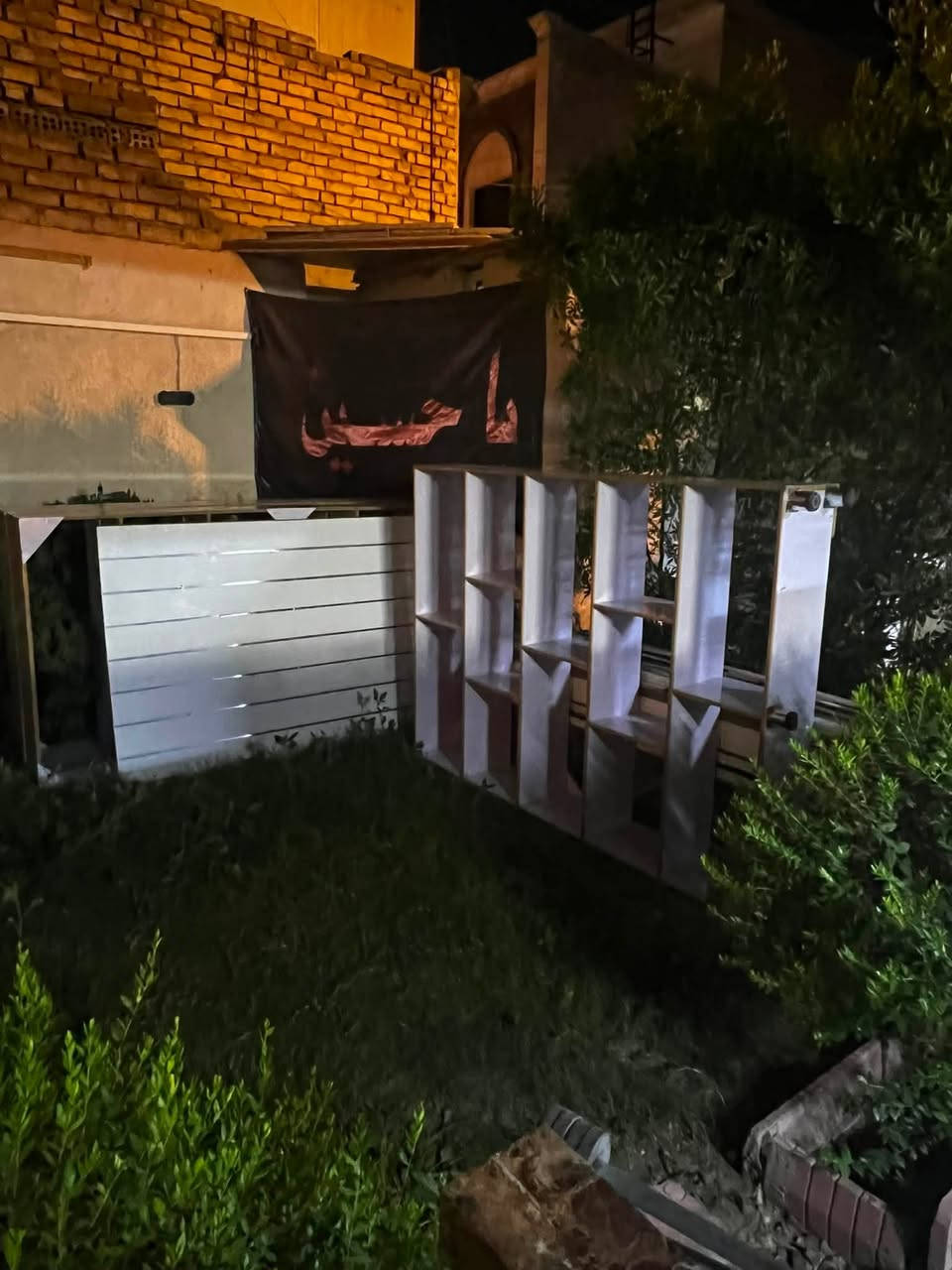 ✨ عايز تفتح محل أو تجدد ديكور محلك وميزانيتك محدودة؟الديكور الصح هو أول خطوة لزيادة مبيعاتك! متوفر عندي رفوف عرض للمحلات بحالة نظيفة جداً وشكلها شيك ومرتب.✅ خامات قوية وتتحمل.✅ تصميم يستغل المساحة صح.✅ السعر محروق وأقل من السوق بكتير لسرعة البيع.📸 الصور المرفقة توضح الحالة على الطبيعة.✉️ للتفاصيل وباقي الصور، تواصل معنا خاص مباشرة أو سيب كومنت وهنرد عليك. 📞 للاستفسار والمعاينة، يرجى مراسلة الصفحة أو الاتصال على الرقم: [***********]الحق العرض قبل ما تفوتك الفرصة! 📌 المكان: [بغداد/ بلديات]
