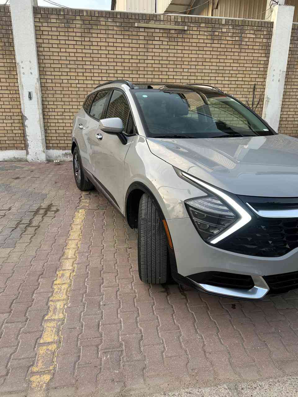 كيا سبورتج sx2024
السياره فول مراصفات
بدون ايرباك
بانوراما 
بصمه 
كشن جلد وكهرباء وتدفئه
رادارات امامي خلفي جانبي 
لد امامي خلفي 
شاشه دجتل 
جنطه كهرباء
شحن واير ليس 
فور ويل اوتو هولد 
السياره بدون تبديل بدون صبغ بدون ايرباك حادثه كلش سخيف رصعات وراجعات بي دي ار  ماشيه ١٣الف 
مكانه بغداد جميله 
سعر ٢٣٥
***********
