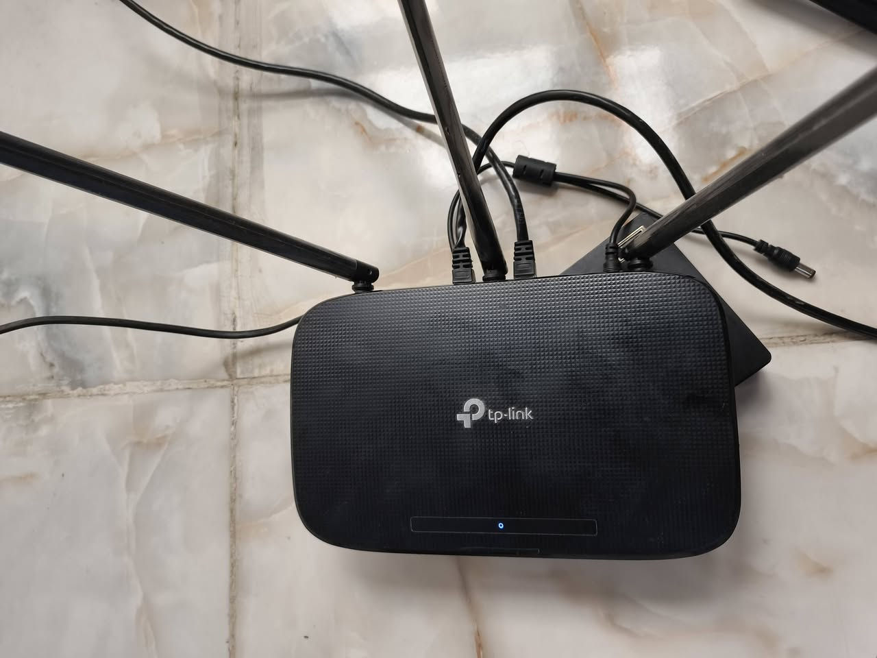 وجبه جديده روترات شرط النت عل فحص والضمان  15 الواحد  يشغل 5G قوه 1200 مكاني شرك الطارق قرب محطة الشمس ***********
