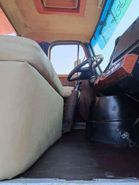 فالفو البيع مديل 82 رقم نكليزي سياره مكفوله كفاله عامه مكان وصط قضاء. الحي سعر 26 وبيه مجال مكلف بنشر ماجاوب عله اي شي ())*********** ()
