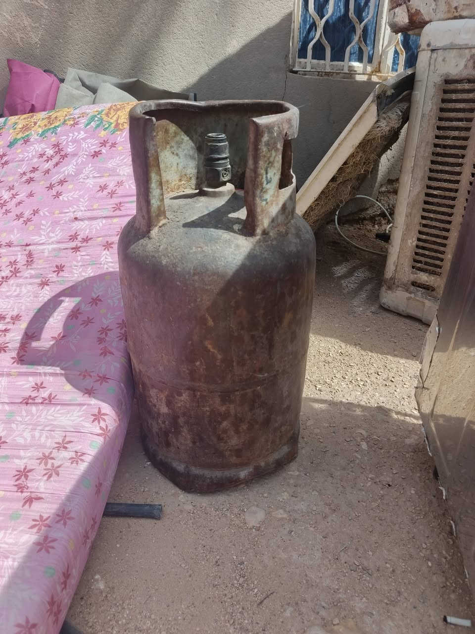 غراض بيت للبيع المكان كربلاء منطقة الامام عون
***********
