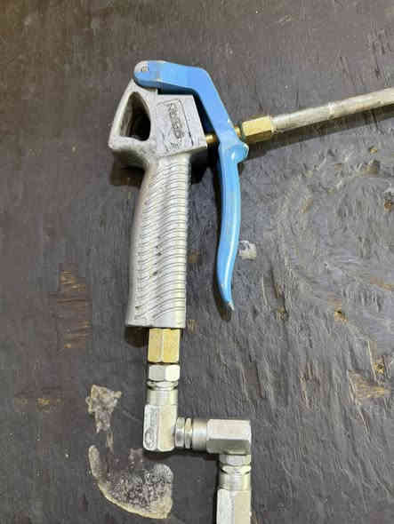 السلام عليكم
الغراض الكل للبيع 
بيع شلع مابيع مفرد 
العنوان بغداد الشعب 
***********
