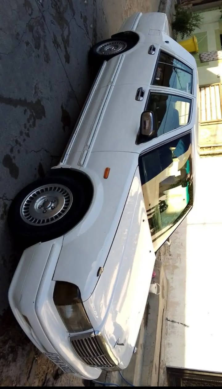 سدرك موديل 2002 سنوية بأسمي لحد 2031 محرك لا صرف لا بخار تبريد شغال بدون صبغ سيارة بلادية سعرها 65 وبيها مجال أي استفسار اتصل *********** كركوك, العراق
