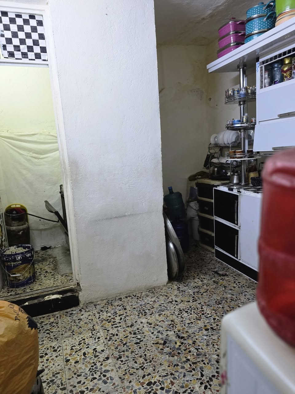 بيت نصف قطعه (للبيع)
مساحته 72 متر مربع ركن 
مدينة قطاع 45 
للاستفسار الاتصال 
***********
