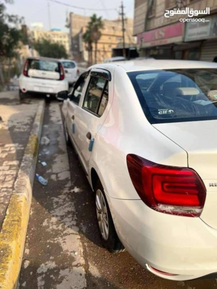 رينو سمبل موديل ٢٠٢١ رقم بغداد السياره ماشيه ١٠٠ الف استخدام شخصي بيها بارد بسيط وممعمر باب الخلفي اليمنه سياره جاهزه بالقسط مقدمه ٥٠ والشهريه على الاتفاق اسويلك وكاله قياده لحين تسديد مبلغ السياره  سياره بيها سونار للاتصال ***********
