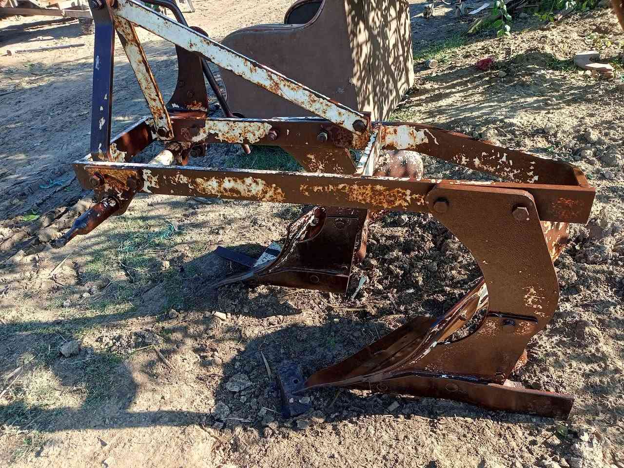 السلام عليكم للبيع فدان يمنر شركه بلادي مكان بغداد الاتصال على الرقم ***********
