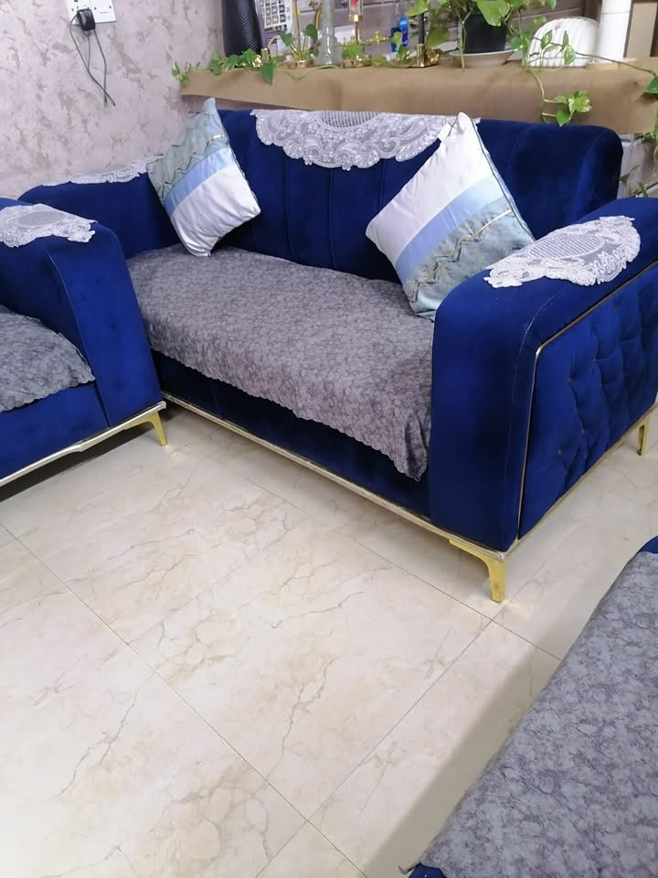 السلام عليكم تخم عشر مقاعد نظيف اخو جديد مابي ضرر سفنج زين منازل مكاني الشعب ***********رايده 400
