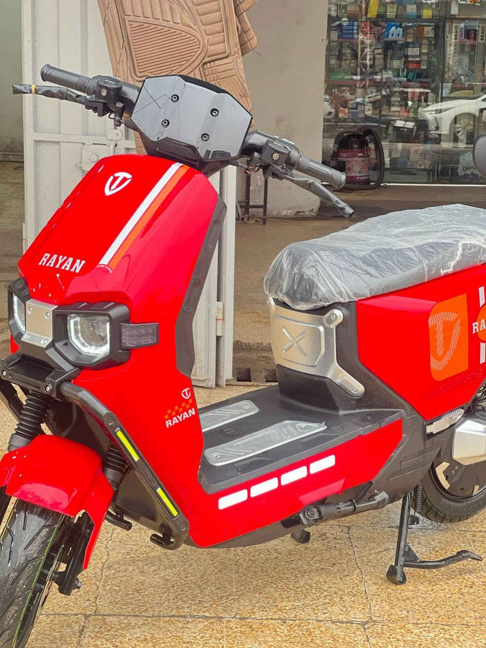 سلام عليكم درالجه وحش الكون ريان للبيع جديدا جلخ مابيها ما صارلها شي من مستخدمه بصمتين نضافه فول الاتصال على الرقم ***********
***********
