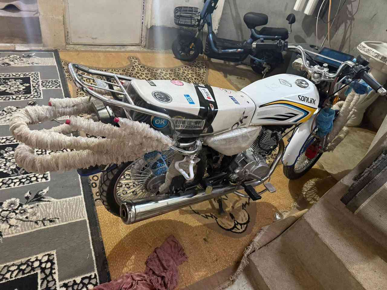 السلام عليكم سولنك للبيع موديل 2025 جديد مجنبز كامل ماشي 1850 بعده زيروو السعر 780 وبي مجال استفسار أكثر ادخل خاص او اتصل عل رقم ***********
