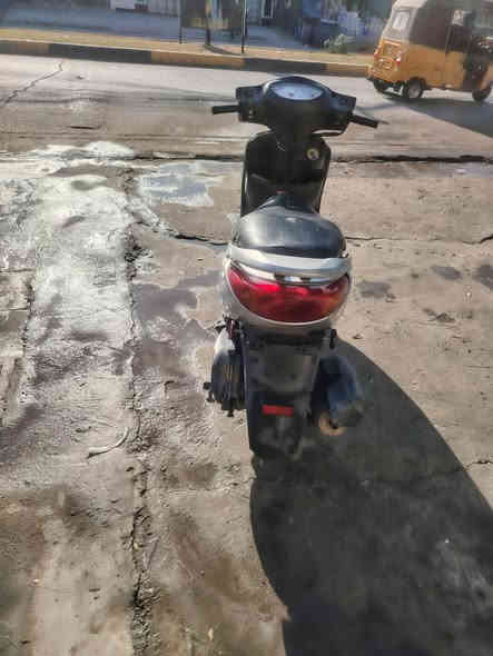 دراجه بريز ببغاء  حديث
 نوزل
مال رمبه قبل شهرين منزلهه كفاله عامه
كفاله  مكينه وكفرات
السعر مليون و 50 الف مجال قليل 
 عنوان بغداد البلديات شارع الكنيسه ***********
