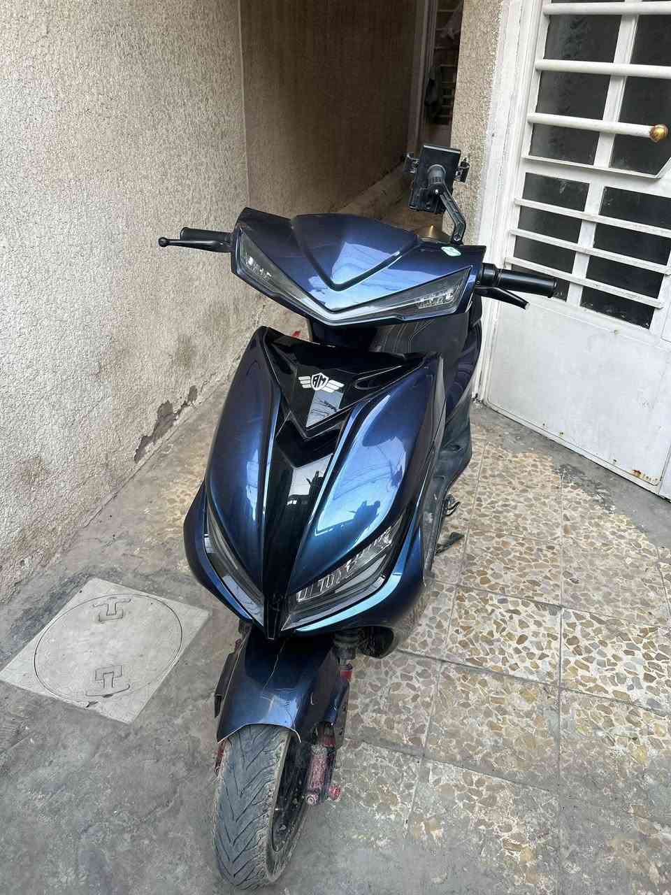 سلام عليكم دراجة شحن 5 بطاريات شرط تفحص البطاريات كلهن اذا ميقرن 12 v خسارك اني  مبدل زوج تايرات جبلي 
مكاني الشعب 
رقمي ***********
