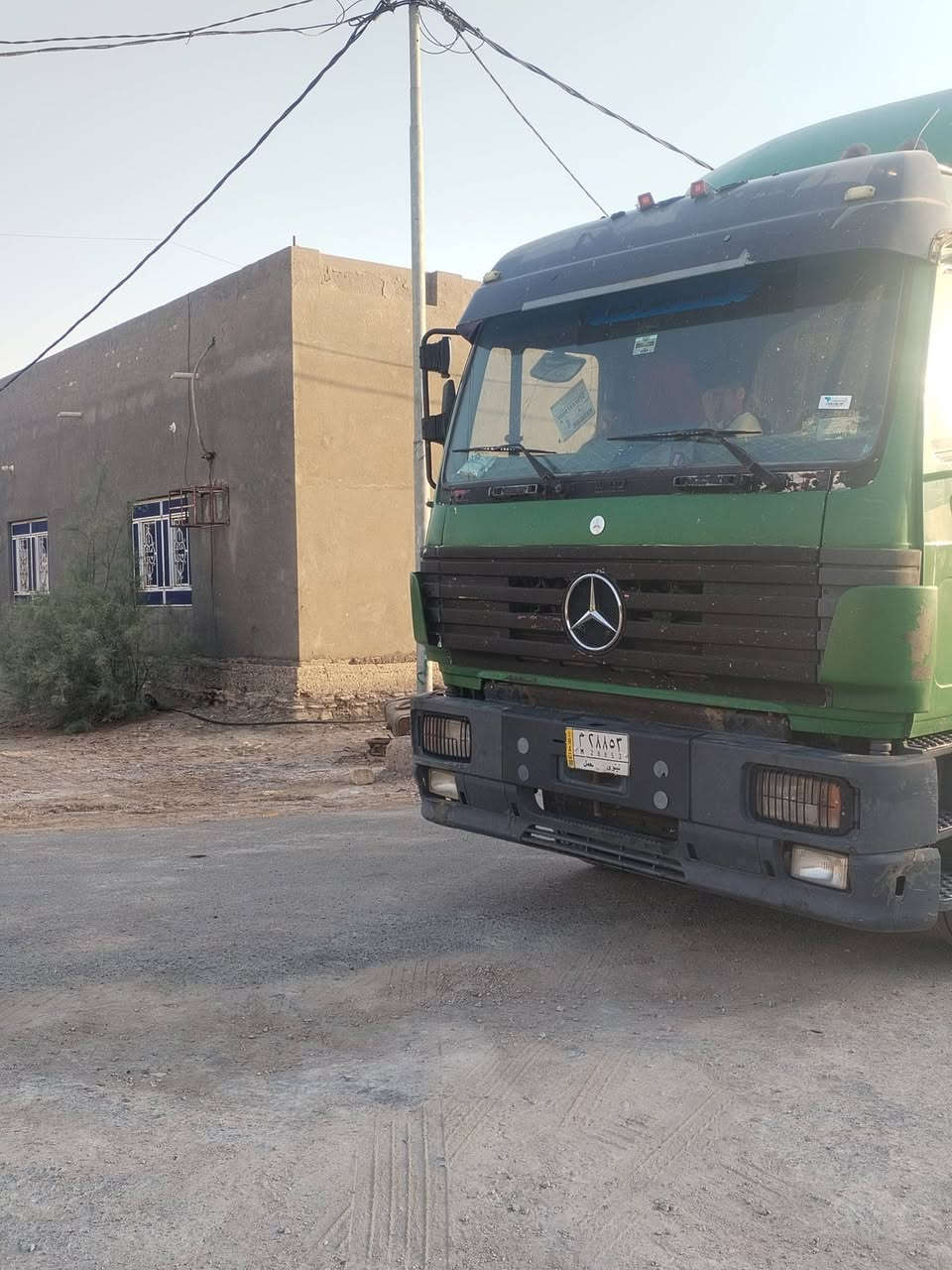 كرواتي البيع مربوطه صهريج حالين عليه فلات سياره جاهزه العمل تخم تاير تريت بس راس تريت راس وعربانه
***********
