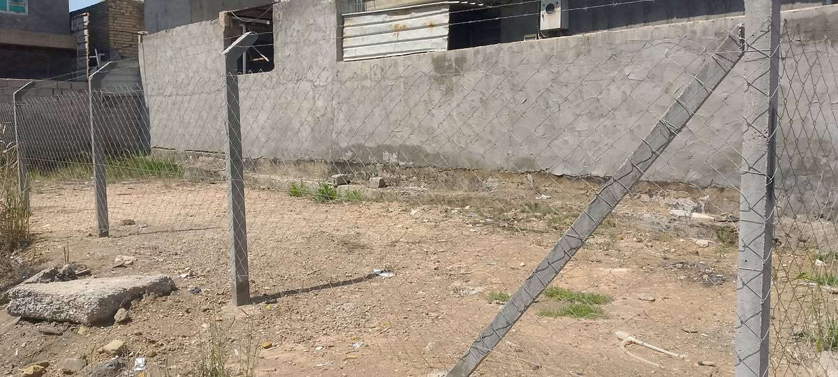 في بابل قطعه للبيع مدفونه ومسيجه سند 25 بسمنه مساحه 100 متر نزاله 20  واجه 5 عنوان ابو خستاوي شارع سيد علي خلف حسينيه الزهراء وتساب *********** سعر خاص
