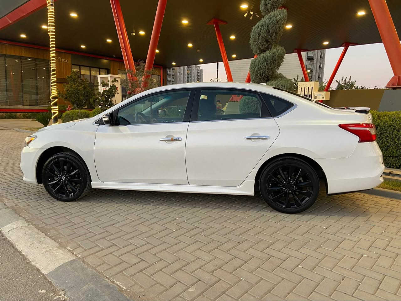 نیسان سێنترا ٢٠١٧ مواسەفات SR میدنایت ٣٣ هەزار ڕۆشتووە یەک دەستە سەنەوی تازە بە ناوی خۆمەوەیە ٢ پارچەی بۆیاخە بێ ناوگرتن هەموو گیانی بەشەرت بۆ زانیاری زیاتر پەیوەندی بکە:-*********** السليمانية, العراق
