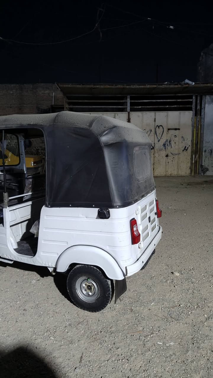 سلام عليكم تكتك موديل  2020
رقم و سنويه المكان بغداد المدينه رقم 
0771 898 0389
