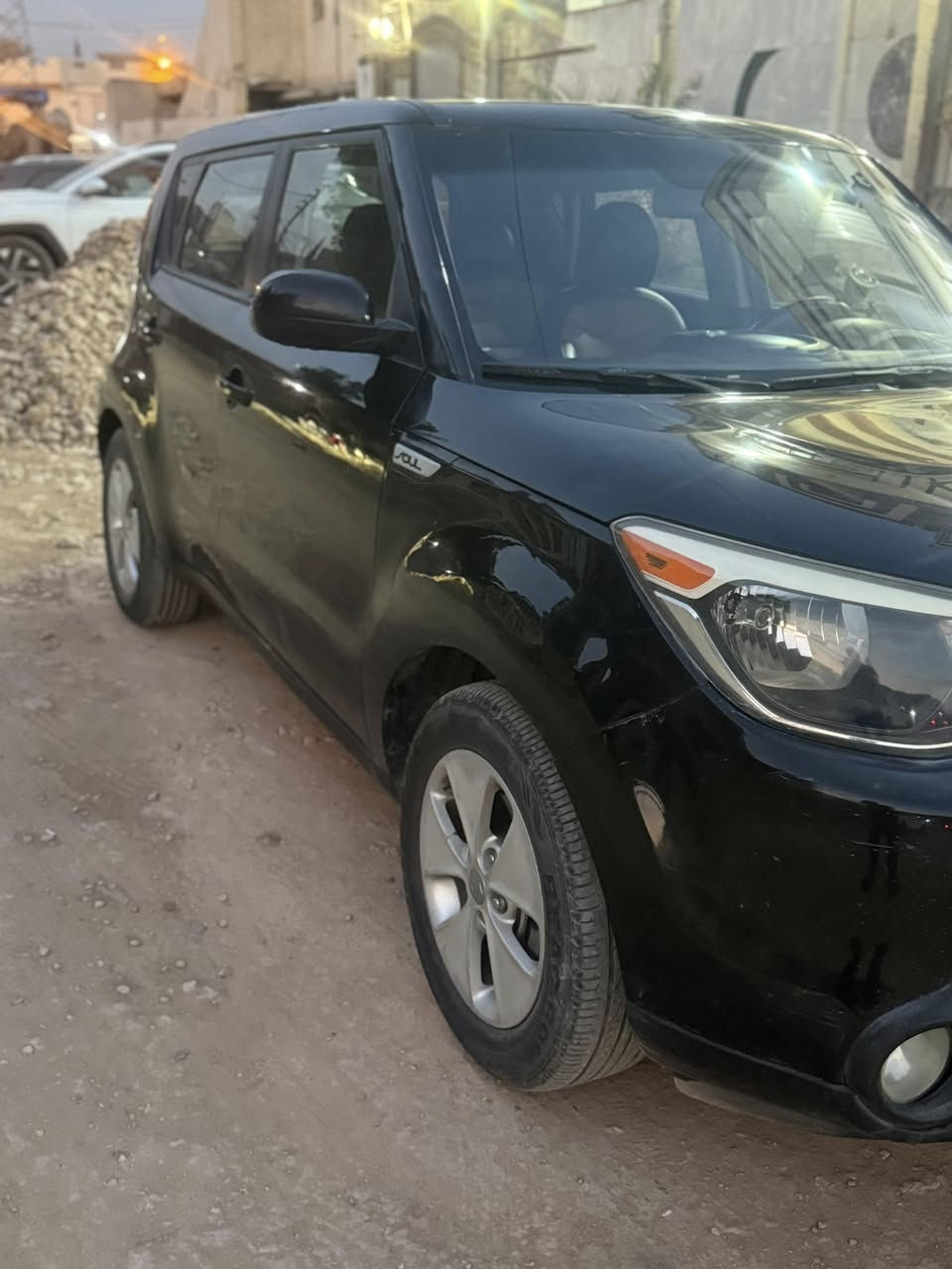 السلام عليكم 
صول ٢٠١٥ وارد امريكي 
قطعتين صبغ بدون دواخل (جاملغ خلفي / باب خلفية) 
رقم بغداد تحويل مباشر 
محرك ١٦٠٠ GDI 
ماشية ٦٩ الف 
السعر ٩٢ ورقة وبيها مجال
للاتصال : ***********
