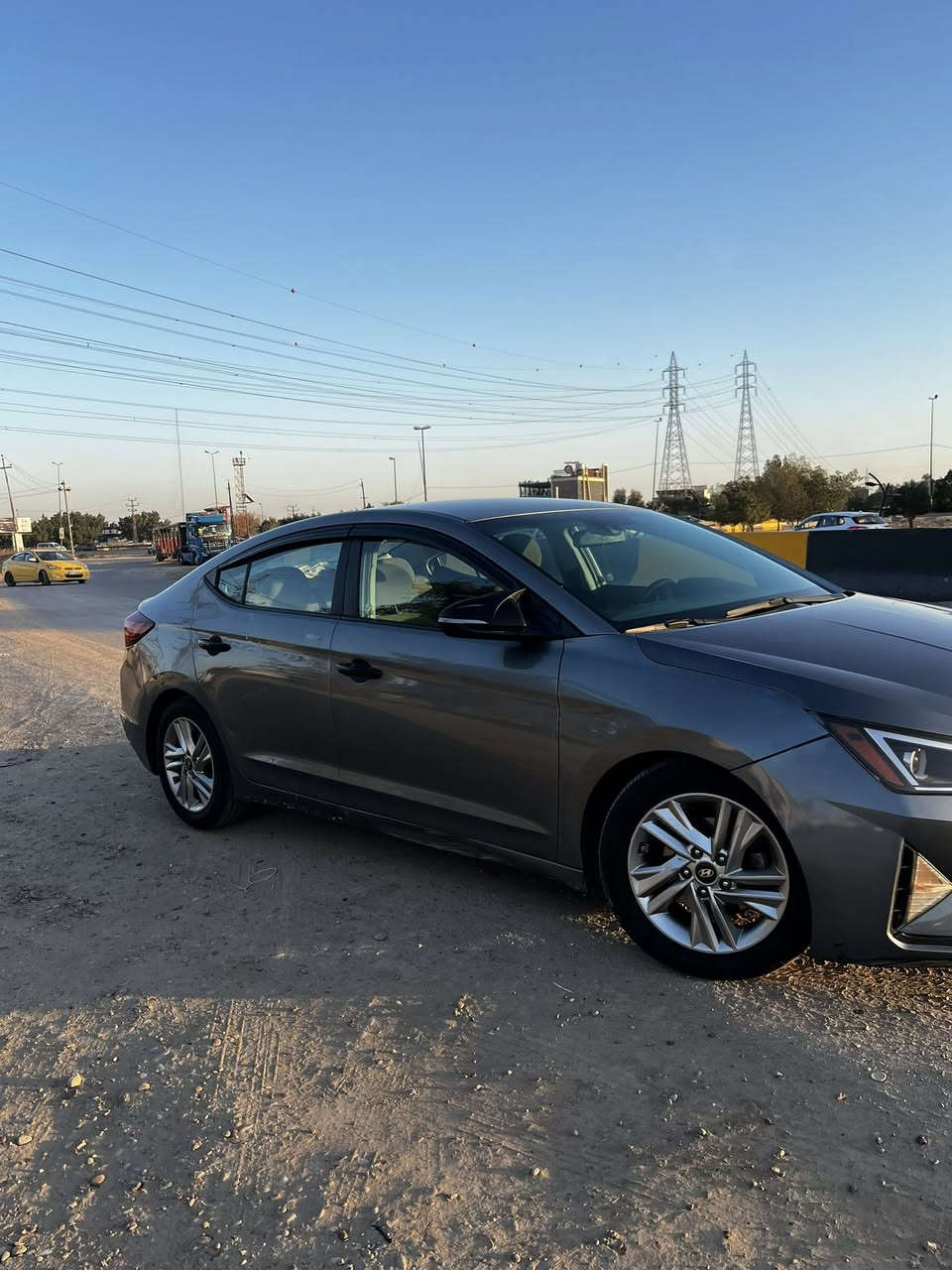 السلام عليكم 
النترا 2019 امريكي
كير اي تي 
محرك 2000 دوش 
تلاث انضمة قياده = سبورت . نورمل .سمارت 
شاشه كار بلي 
مانع انزلاق 
مثبت سرعه 
تحديد مسار 
ضربتها قبق صندوك 
اضافه الى منضومة غاز 
تبريد شغال خير من الله 
السعر $125 
السياره اربيل بسمي 
مكاني بغداد الدوره الاستفسار ***********
