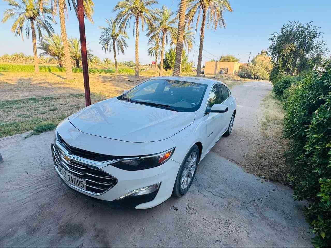 شوفرليت ماليبو موديل 23 سياره كلش نضيفه ماشيه 78 الف ميل 
السياره فول للاخير محرك 1500cc
حادث فقط بنيد مبدل والباقي مكفوله من كلشي 
صدرها نص عمر 
ولا كلوب بالدشبول 
سعرها 13500$ وبيها مجال 
للاستفسار *********** بغداد, العراق
