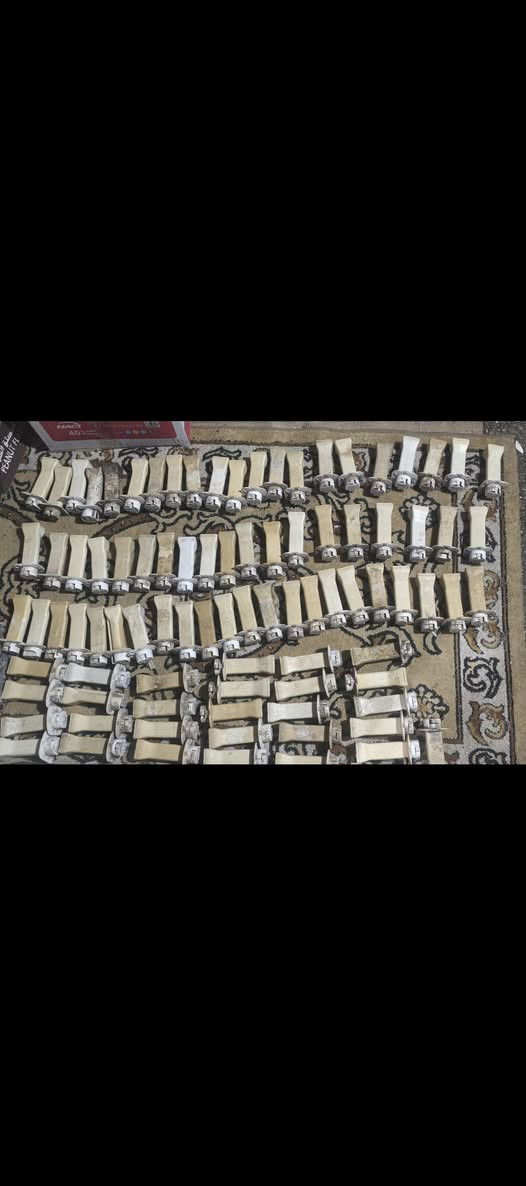 سلام عليكم نانوات (بيع شلع فقط) 
ضمان اي قطعه بيه خلل ترجع 
بور بيم عدد 82
لايت بيم عدد  119
نانو xm عدد 120 مختلط مع m2 m5
نانو xw m5 عدد 67
ملاحظه بيع شلع مابيع بس بور او لايت 
توصيل موجود للستفسار ***********
