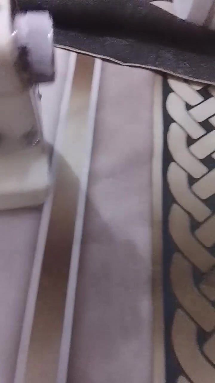 مكينه البيع ينتصل ويدلل ***********

