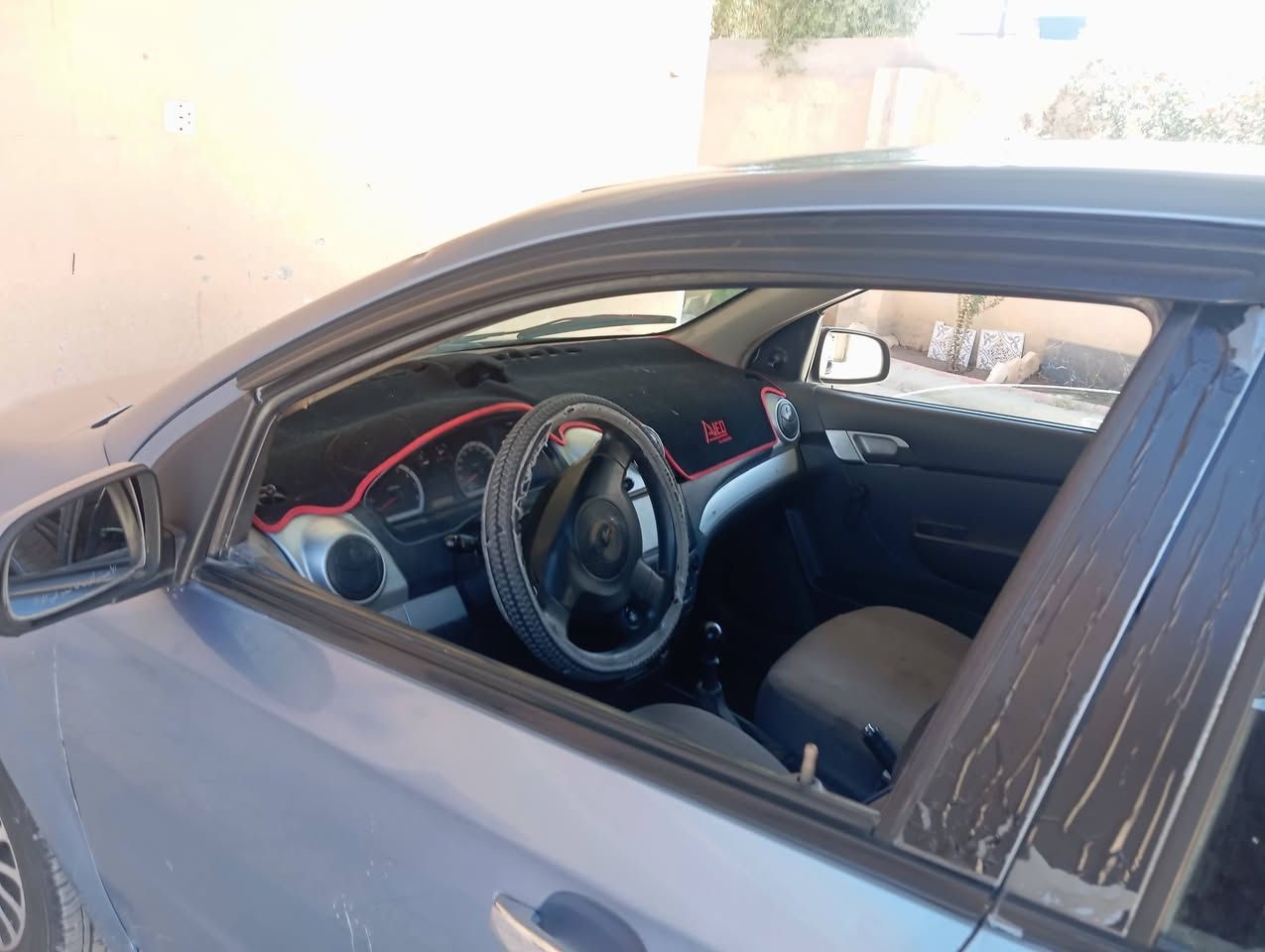 السلام عليكم
سياره افيو ٢٠٠٧ 

بدون ضرر 

صبغ حزام جماليه بدون معجون .. سنويه جديده بسمي 

رقمها جديد..   (***********) السعر  ٥٣ بيها مجال بسيط 

                                   (***********)
