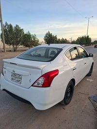 نيسان صني موديل 2022  حاملغين خلفي ايسر صبغ شبر  جاملغ ايمن  بارد شي ب...