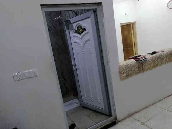 المساحه 100 مربع ركن طابو زراعي 
العنوان شارع المعمل مقابيل اسواق حسين الرماحي قبل جامع الخزاعل 
غرفه 1
حمام 1
مطبخ
صاله 
استقبال مأسس غير مبني 
اساس حجر وسقف صب 
بناء بلوك 
السعر 28 وبي مجال للشراي 
للأستفسار 
*********** النجف
