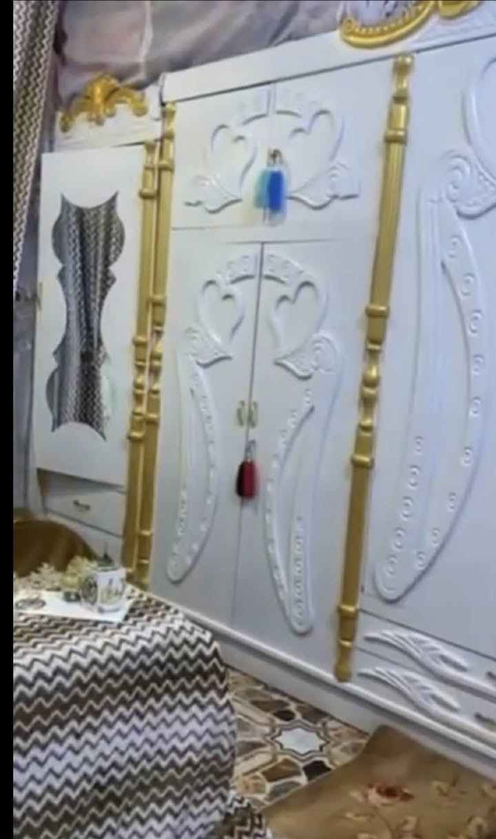 سلام عليكم  غرفه كامله نجاره عراقيه مصبوغ (ابيض)  العنوان لشطره لتواصل او لاستفسار  على الواتساب ***********
