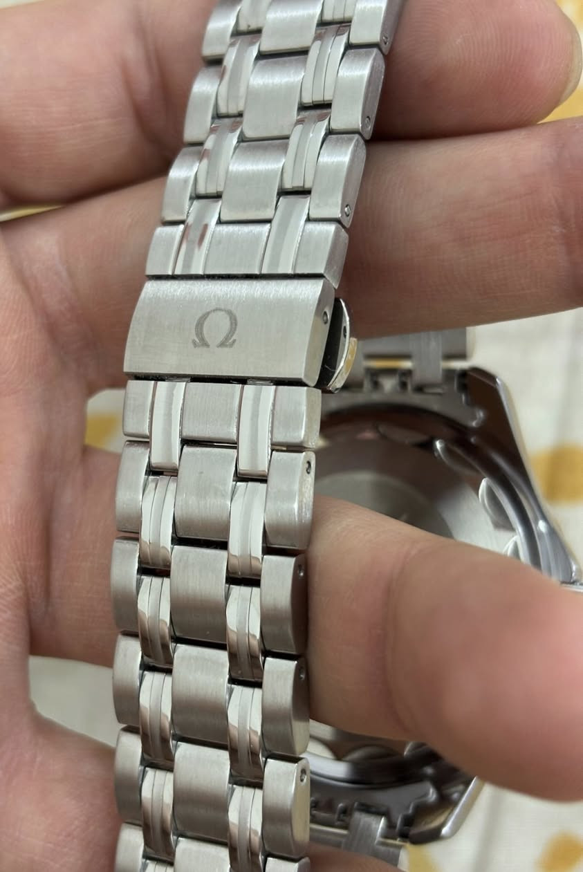 اوميگا مال بالة ماستر كوالتي وزنها ثقيل ستيل ضد الماء
تشتغل على الباتري
غير مستخدمة نظافتها ١٠٠٪؜ جديدة مع علبتها
قطر الساعة ٤٥ والاطار دوار
السعر  ٨٠  الف سعر نهائي ثابت مع التوصيل


**إذا كنت صاحب هذا الإعلان وتريد حذفه لأي سبب، رجاءا أرسل رسالة إلى الدعم الفني**