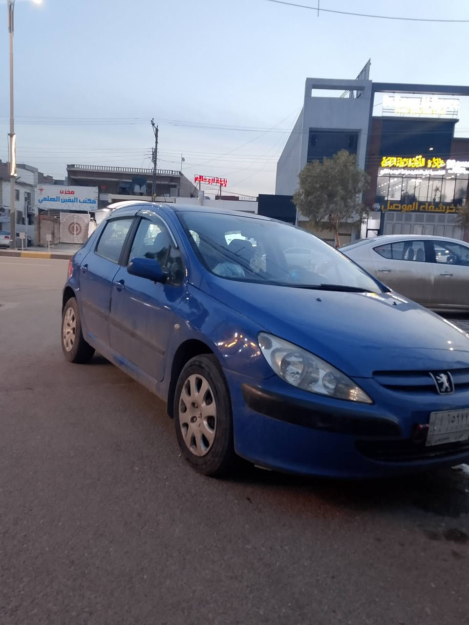 للبيع بيجو 307
موديل 2005

تبريد + تدفئه

كير اوتو شرط

محرك شرط

صبغ قطعه بدون حادث 

كوبون بانزين 

شاشه كامره صندوق بصمه 

شرط تحويل 

سنويه ماساقط 

سعر 60 بيه مجال 
وترهم مراوس مع احدث وانطي فرق 
حسب الاقتناع

مكان سياره موصل ايسر 

***********

***********
