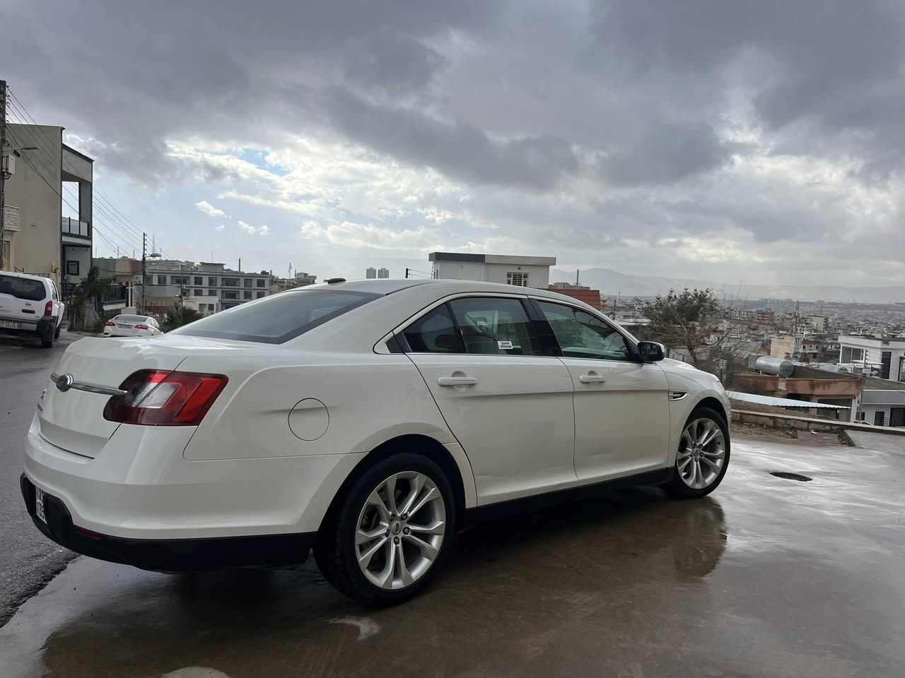 السلام عليكم ورحمة الله فورد تورس موديل 12 خليجي بدون صبغ كلين حته دعاميه بشرط. كير مكينه بل كارتون بدون ربع مصرف سنويه كله جديد وكال تحويل خادم 
صدر خلفي امامي ربع ما بيه  بشرط 
سونر موجود ماشيه 160 
مكان السياره سليمانيه 
السعر 112  ما متوجت عل نت 
***********
***********
