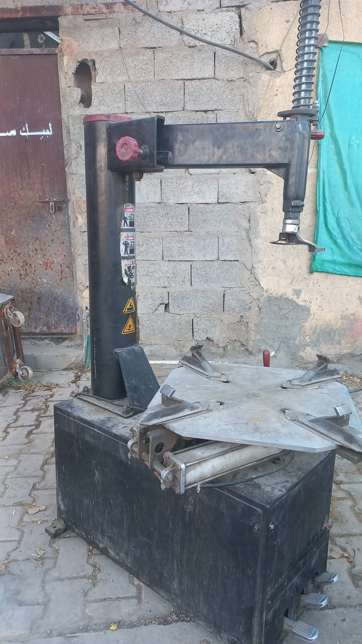 السلام عليكم
للبيع 
خالعة تاير 
نقصهة دوسة موظح بلفيديو 
بغداد 
***********
