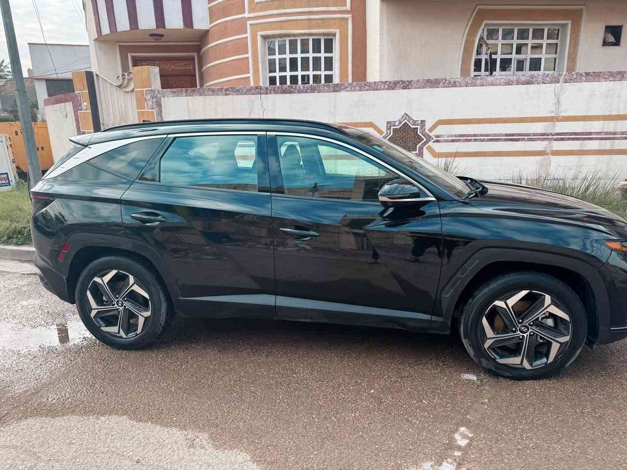 هيونداي توكسان هايبرد 2022 ( خاص ليمتيد )
مواصفات خاصه لمتد 1/1 VIP بانوراما
دفع رباعي فور ويل اج تراك 
السياره رقم بغداد  اي نقص مابيها 

⭐️ السعر 198 قابل للتفاوض

🔵 الضرر : بنيد مبدل بلادي بدون شاصي بدون لغد

العنوان : بغداد
☎️ رقم صاحب السيارة : ***********

السيارة فول VIP 💯✨️ مواصفاتها متخلص : 
🟥 بصمة + بصمة ابواب لمس / بانوراما / اوتو بارك
🟥 كيج الكتروني متغير / ( كاميرات عدد ٤ ) / مثبت سرعة
🟥 مراقبة النقطة عمياء / رادارات امامي خلفي جانبي
🟥 كير بيانو / قيادة الية /  تتقدم للامام وللخلف بالبصمة
🟥 هندبريك بصمه / مقاعد جلد / كشنات كهرباء مع خزن ميموري
🟩 كشنات تبريد و تدفئة امامي خلفي وتدفئة أستيرن
🟩 لايتات LED + زينون / شاشة كبيرة لمس / تشغيل عن بعد  
🟩 من تشغل اشارة يقلب الكيج كامره / اشاير بالمرايا
🟩 ويل كب كبير كروم / تحديد مسار / صندوق كهربائي
🟩 فول تحكمات ستيرن / تبريد لمس / اضاءه داخليه
🟦 سماعات شركة BOSE / شحن وايرلس / نظام gps خرائط 
🟦 شفتات كير ب ستيرن / حساسات امامي خلفي
🟦 المرايه الوسطيه (اوتو دم ) يعني الي وراك مشغل عالي المرايه اوتماتيكي اصير سوده 
🟦 درايف مود / نظام نزول منحدرات 
🟦 نظام التبريد دفيوز تبريد من كل الجهات ( يعني مو بس فتحات التبريد ال 4 ينطن تبريد لا الدشبول كله ينطي تبريد عن طريق فتحات موجوده بالدشبول )
🟦 تبريد قطعتين امامي خلفي / AUTO HOLD
