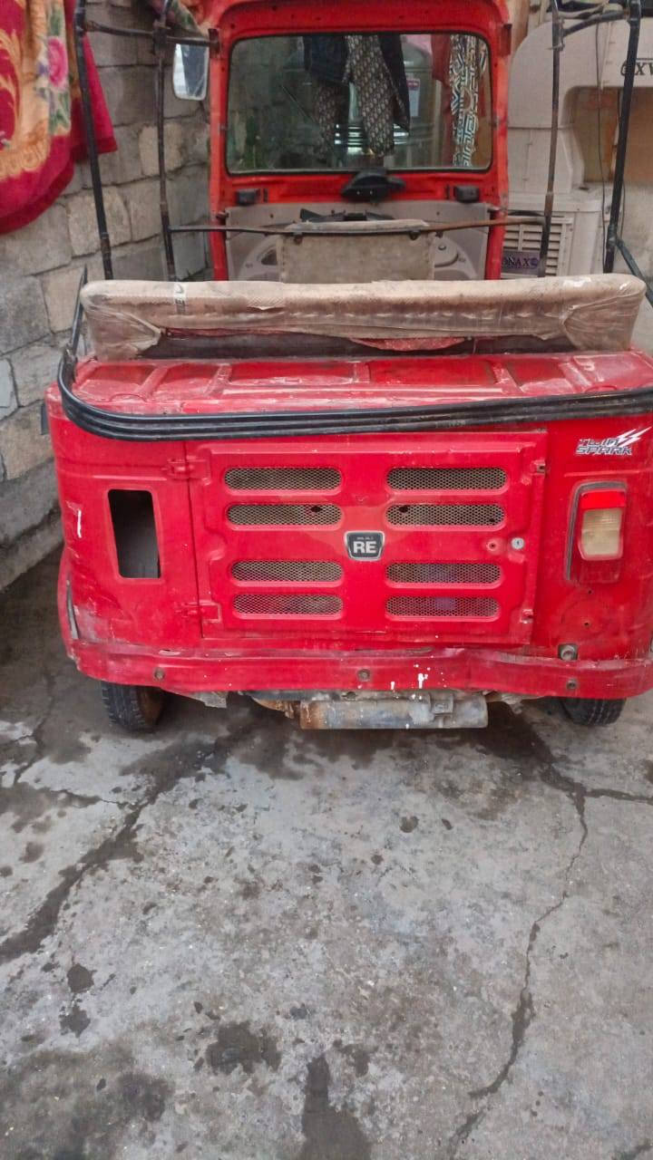 سلام عليكم شباب تكتك البيع
رقم راعيه ميت وما عده قاصرين والد ثنين وكبار يسوالك وكاله ونته تحوال 18 شهر 11طافيه بيعه عله حطته 

شراي يخابر و يراسل واتساب وعل خاص هم موجود 

*********** مكاني حي طارق
