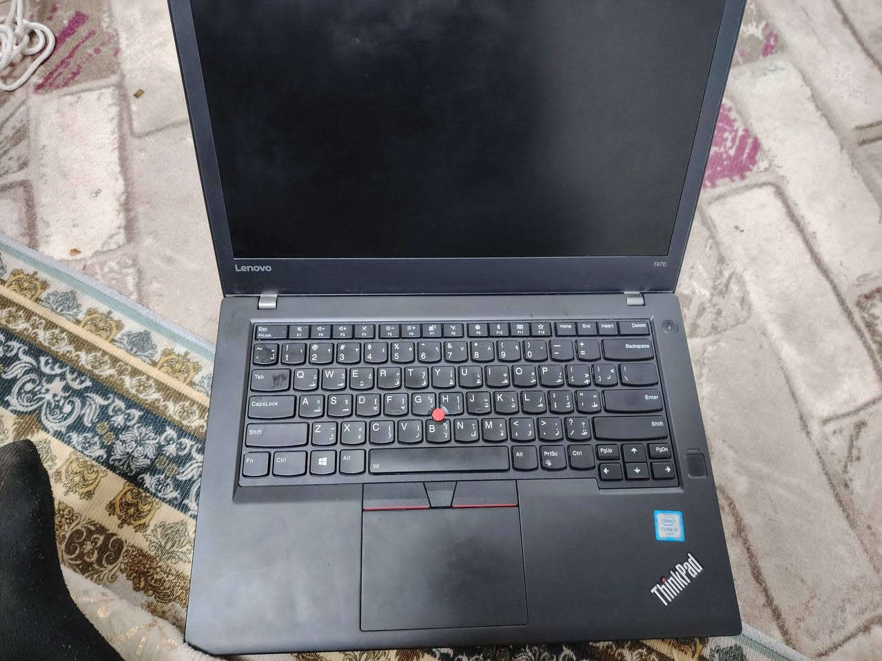 : لينوفو (Lenovo).
البيع ***********
المميزات الفريدة: يتميز بوجود "TrackPoint" (النقطة الحمراء) في منتصف لوحة المفاتيح للتنقل، وتشتهر هذه الأجهزة بمتانتها ولوحات المفاتيح
