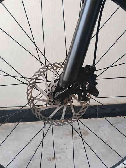 بايك TRINX c782 ايطالي شخط مابي  قوي ويتحمل طرق وزن
موصفاته
بريكات دسك زين 
مكينه ياباني 7 ضد الصدء
فريم انمنيوم كامل
تايرات كومبس
يجي كله النكي سبب البيع مامتفرغ سعره 320الف 
للستفسار *********** 
مكان بغداد الدوره
