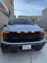 فورد 2025 F150 V8 محرك 5000 ماشيه الف فقط لون سموك  صور الحادث مرفقه ب...
