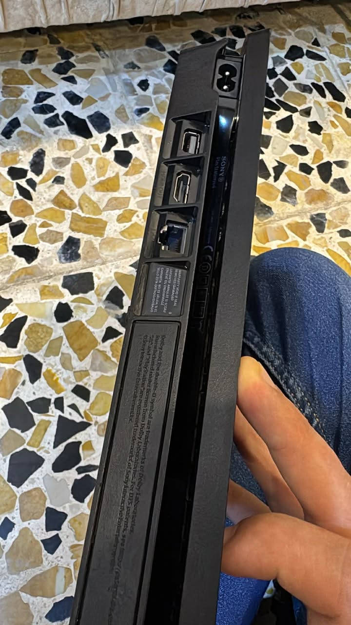 PS4 SLEM 💯 🎮 ❄️ ///بلي 4 سلم💯🎮❄️
مهكر نضام(12)🔥💯❄️
لوك استيكر شرط+نضافه💯💯كماا موضح بل صوره
ملحقات كامل + 2 عدد يدات تجاري🎮🌎 +هارد مساحه500 الجهاز.❄️❄️
السعر 290 وغير قابل للتفاوض💯💯
////////////////
عرض خاص❄️💯🔥/// هارد خارجي نص تيراا يعني (500 مساحه) بي العاب PS4 ❄️💯🔥❄️/// السعر راح يكون  25.


**إذا كنت صاحب هذا الإعلان وتريد حذفه لأي سبب، رجاءا أرسل رسالة إلى الدعم الفني**