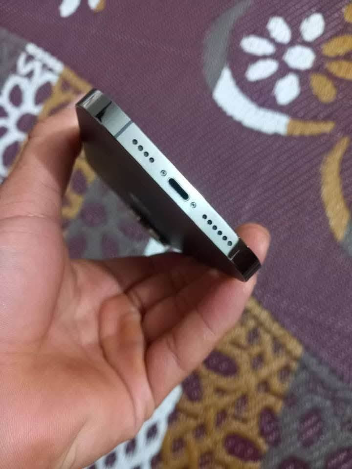 iPhone13 pro max
ايفون13برو ماكس جهاز نضيف جديد مبدل شاشه صليه 
ذاكره 256 سعر٤١٥
***********
