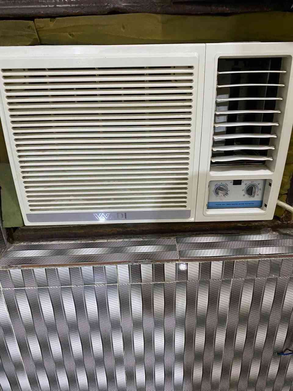 سلام عليكم مكيف للبيع اخوالجديد السعر خاص على الرقم ***********
