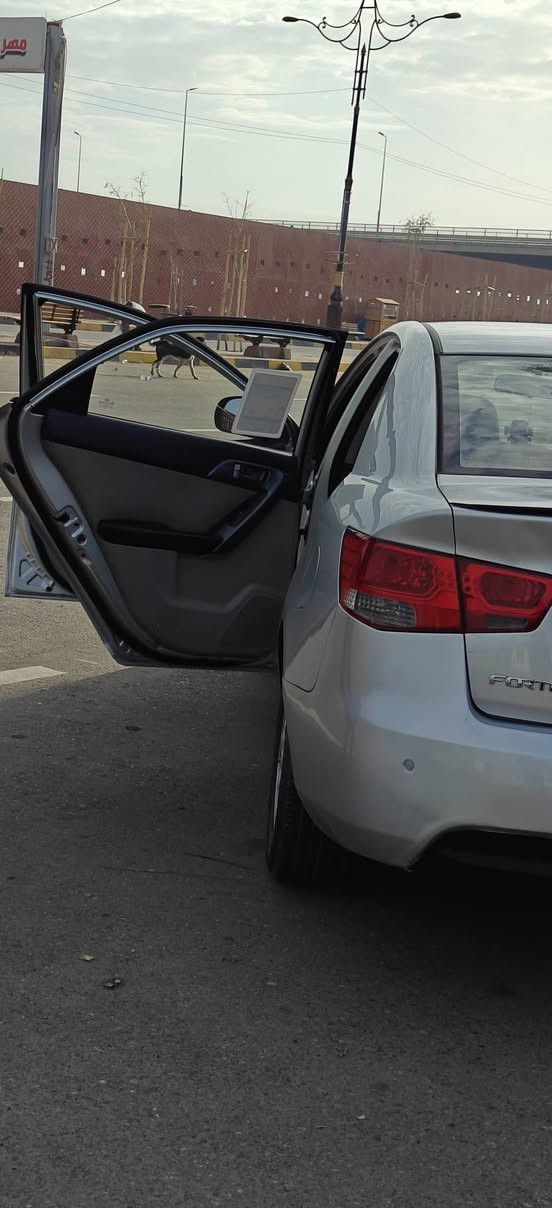 من رخصه الادمن
للبيع فورتي 2010
رقم اربيل اني الشرعي /كاربون عظم بيها 
هزه شهرين وتسقط /محرك 16 لا صرف ولا نفخ 
كير شرط/ تدفئه بل كشنات /مري شفط / شاشه وكامره /
تبريد تدفئه فول / بيها صبغ كم قطعه  /طخم جديد 
الشراي يراسل 🖤
مكان السياره الموصل جانب الايمن


**إذا كنت صاحب هذا الإعلان وتريد حذفه لأي سبب، رجاءا أرسل رسالة إلى الدعم الفني**