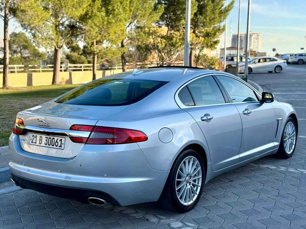 ‏Jaguar xf  2015  ٤ سلندر اقتصادي 

سعرمناسب حيل مناسب ١١٣ مجال

فول فول موصفات 
سلايد
مرايه رادار
امامي خلفي حاسه
شاشه كاميرا
تبريد مركزي
كشن جلد 
كشن هيتر
كشن كاربا
كشن خزن
بريك بصمه
٤ ابواب بصمه
گير ماوس
لايتات عدصه زينون بيلادي

گير محرك بشرت ١٠٠/١٠٠
تبريد تاقم صدر بشرت ١٠٠/١٠٠
صبغ قطعتين صبغ بدون دواغل بدون ارباك بشرت فحص
سنوي رقم جديد حتي ٢٠٢٨ بي اسمي تحويل بشرت

سعر ١١٣ ورقه مجال 

***********
***********

*******************************************
‏Jaguar xf  2015 

فول فول مواسفات
٤ بستون مرغوب
سلايد
رادارى ئاوينە
بيش و دوا حاسه
شاشه و كاميرا
ته بريدى مه ركه زى
كوشن جلدو هيتر
كوشن خزن و كاره با
بريك به صمه
به صمه ى ده ركا
گير ماوس
لايت ليدو زينون بيلادى
گيرو مه كينه و ته بريد تاقم بيشى به شه رت بى نوقسانيه به شه رتى فه حص
دوو بارجه ى بو ياغه بى ناوكرتن بى ارباك به شه رتى سونه ر 
سه نه وى ره قه مى تازه يه تا ٢٠٢٨ به ناو خومه وه يه ته حويل به شه رت 

سعرى ١١٣ معامه له

***********
*********** السليمانية, العراق
