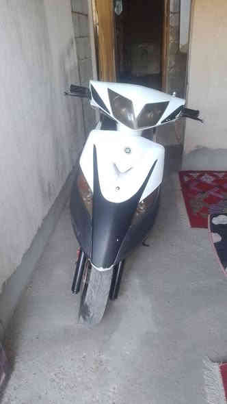 سلام عليكم اخوان للبيع دراجة نارية ماكس ثعلب مضلع سرعه ١٤٠سرعه كفرات اصليه ابلاديه باتري جديد كهربائية شغاله كج بانزين شغال كج سرعه شغال ابريكات امامي وخلفي شغال دبلات شغاله اشاير عالي ناصي شغال دبل رماش هورن شغال نقصها بس قبق هندر فقط هسه ماتشتغل ال يشحن شوي باتري تأخذه تروح اتحمله كيه سعره ٤٥٠الف قفله هاي الك مكاني بغداد الدوره عرب جبور حاليا متواجد الان على الخاص ماسنجر او رقمي الاثير *********** مفتوح دايما
