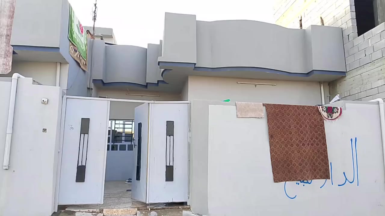 بيت للبيع مساحة 100 ملك
موقع مشيرفة الثانية يبعد عن شارع ثلاثين 50 متر 

للتواصل الاتصال على الارقام التالية :
***********
***********
