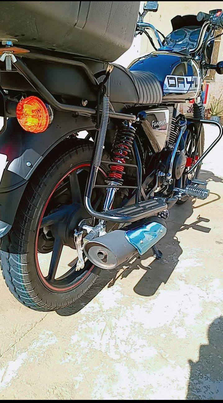 سلام عليكم دايوان للبيع موديل 25 بعد على حطت االشركه ب مليون و ربعميه و بي مجال  للطيبين اتصل و بيك خير و تدلل مكان ديالى الخالص ***********
